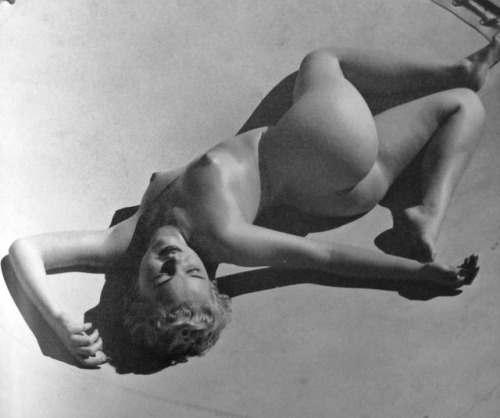 grandma-did:  magoothings: vintageruminance: Marilyn Monroe Elsa Sorensen by Andre de Dienes  Magoo’s correct.