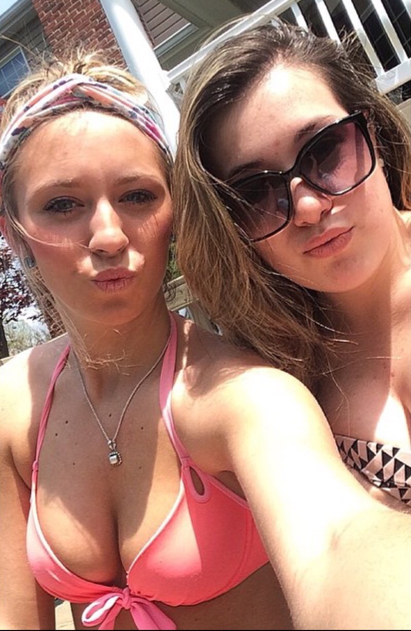 humorandtitties:  More girls embracing their killer rack