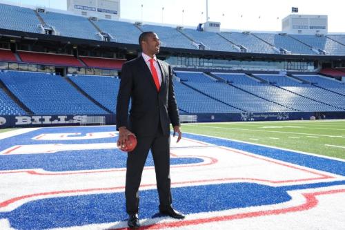 000gooby:  Ej Manuel arrives in buffalo 