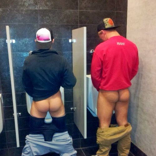 broswithoutclothes:  Variations On A Theme