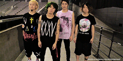《 ONE OK ROCK 》