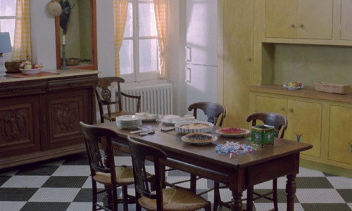 365filmsbyauroranocte: La cérémonie (Claude Chabrol, 1995): interiors