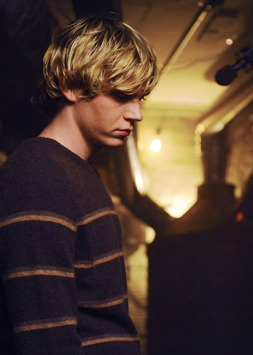 tvandfilm:  Evan Peters as Tate Langdon in the first season of American Horror Story.