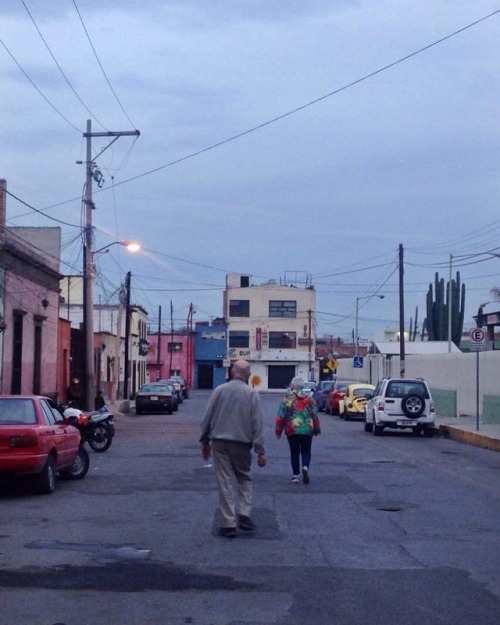 “No me importa a donde vas, sigo sin mirar atrás, si te tengo por delante. Cuando quier