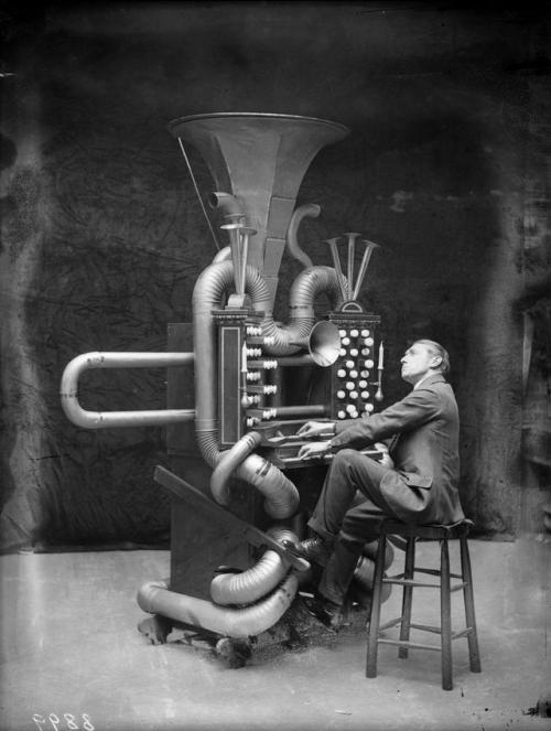 historicaltimes:The “Follyphone”, a fake musical instrument designed by Lewis Sydney as a parody of 