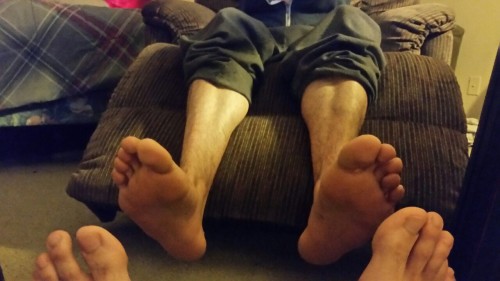 blokebloke: Just a few quick pics. Happy Saturday. He’s got beautiful feet