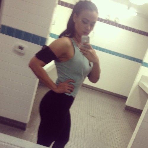 Black Friday I went to get a deal in some gains . #me #girl #mylife #fitfam #fitness #muscle #weight