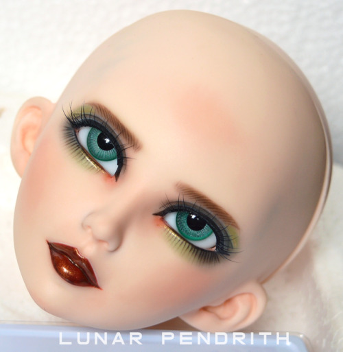 Fairyland F60 Sionna : Face Up & Eye ModificationThis girl came to me as a sleeping head with ey