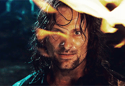 pointyearedelvishprinceling:Aragorn fighting with Ringwraiths at Amon Sûl