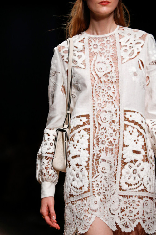 pari-sian:  bleud:Valentino Spring 2015  http://pari-sian.tumblr.com/