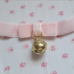 shyfaun:  My new adorable kitten choker from