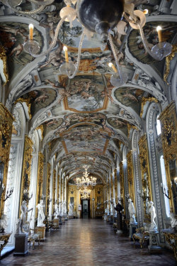 Visitheworld:   	  Palazzo Doria Pamphilj, Rome / Italy (By Bruno Brunelli).    	