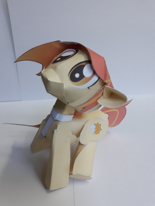 fallingstarbp: This new update is quite faster than the last time because I’m so excited to make her for a long time now even though she’s abit harder to design into papercraft. This is another ponyo from Space Ponyo Universe by @shinonsfw, this character