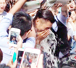 cin2min:  Siwon’s ice bucket challenge and nominating EunHae and Sungil Park (x)