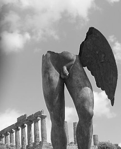 dutzervonmezzenbrau:  doric temple of juno (c. 420 BCE)   Agrigente, Sicily  bronze by   Igor Mitoraj      (2004) 