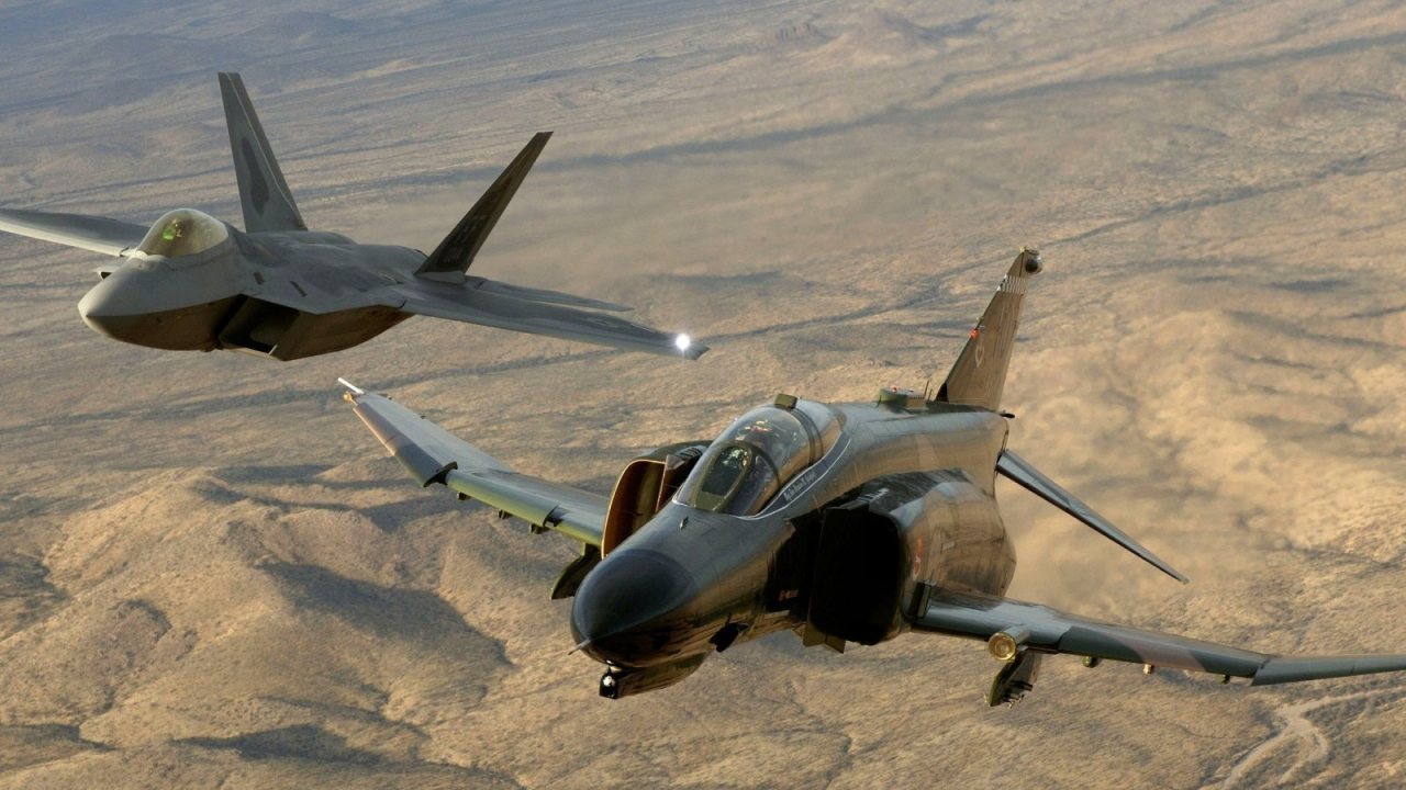 wombatmac:  The legendary McDonnell Douglas F-4 Phantom II - a variety of images