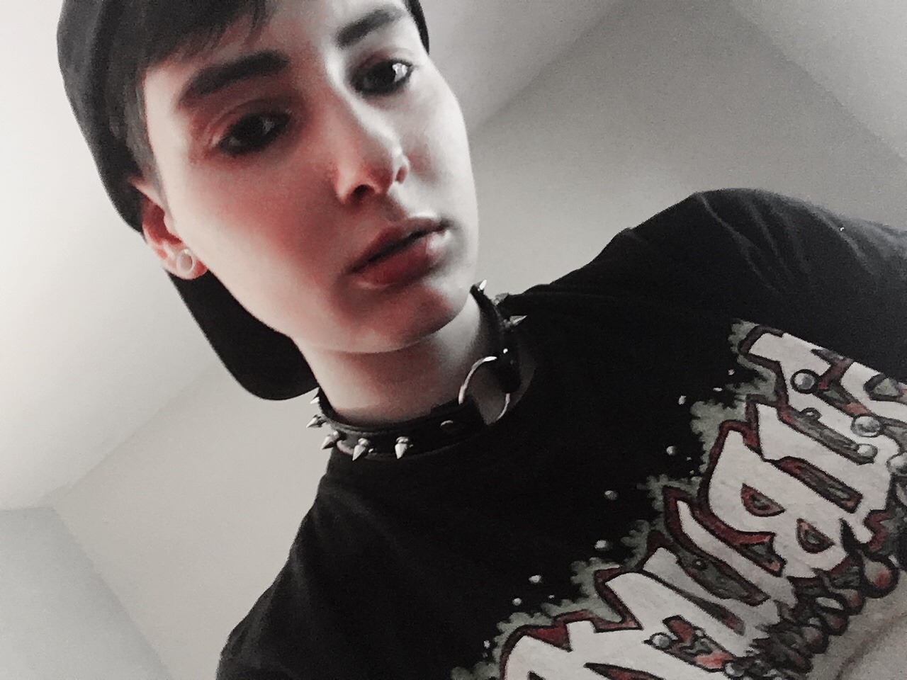 prettyboycomet:  Uhhhh I’m super cute 🖤🦇
