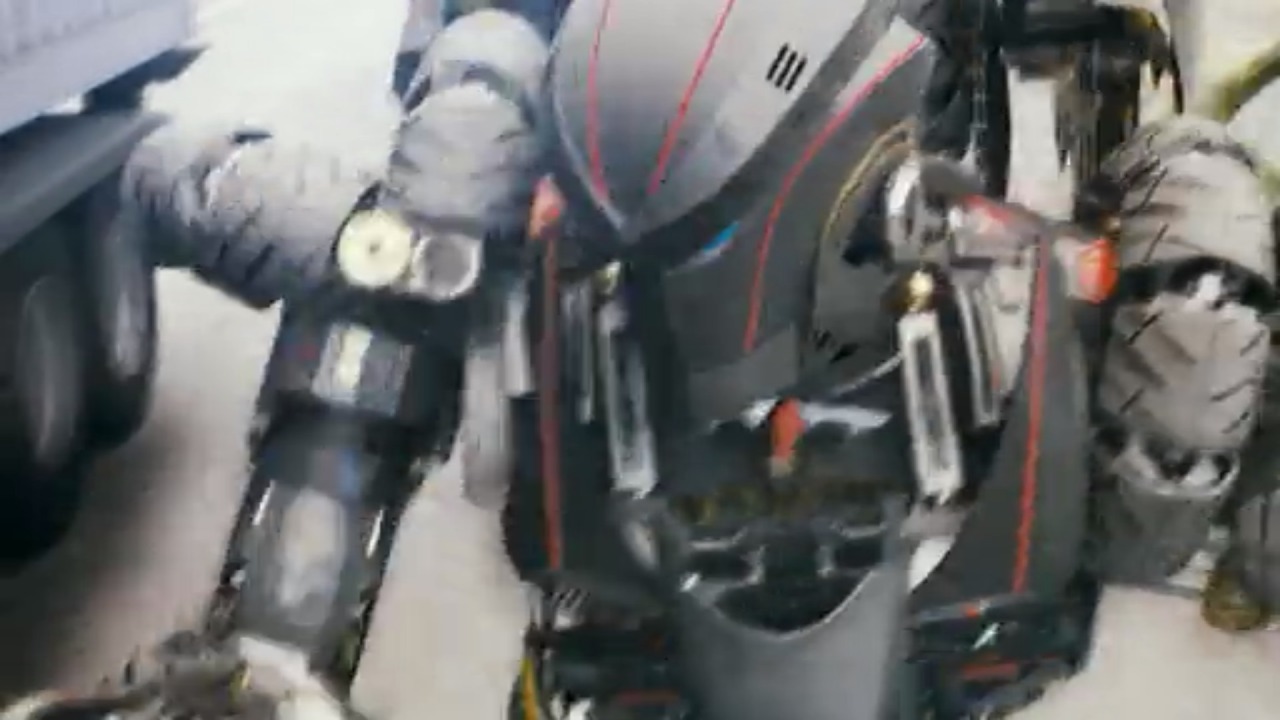 apbajs:  captainrobutts:  Someone please draw porn of this motorcycle robot  R 