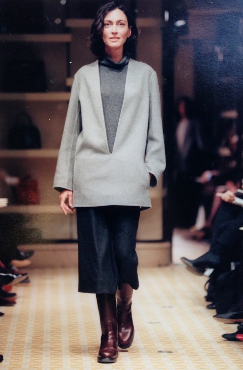 controlledeuphoria: jarrodrc: Maison Martin Margiela for Hermes I want to dress like this in the sec
