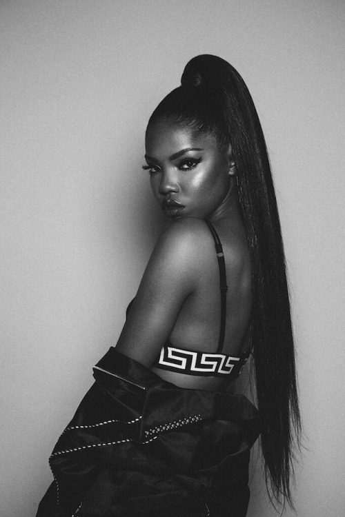 iamchinyere:  lifelovemusiq:  Ryan Destiny x GaloreHailing from Detroit and one the leading ladies on Fox’s “Star,” Ryan Destiny is officially our new young Hollywood obsession.Not only are we green with envy over her chilled out style and adorable