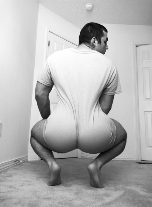 manassparadise:  T shirt wedgie 😍🔥🍑💋👌🏽