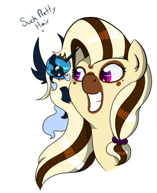 askseaponyluna:  And Such A Pretty Pony To Go With It. Featuring ayasha-the-pony  x3!