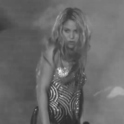 shakira:  Unleashing the music with T-Mobile. / Liberando la música con T-Mobile.