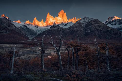 Morning Light Hits Fitz Roy In Patagonia [OC][1920x1280] - Author: Holy-shot