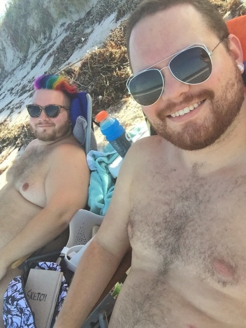 mister-moscato:Since Florida doesn’t want to participate in Fall, I spent a nice day at the beach to