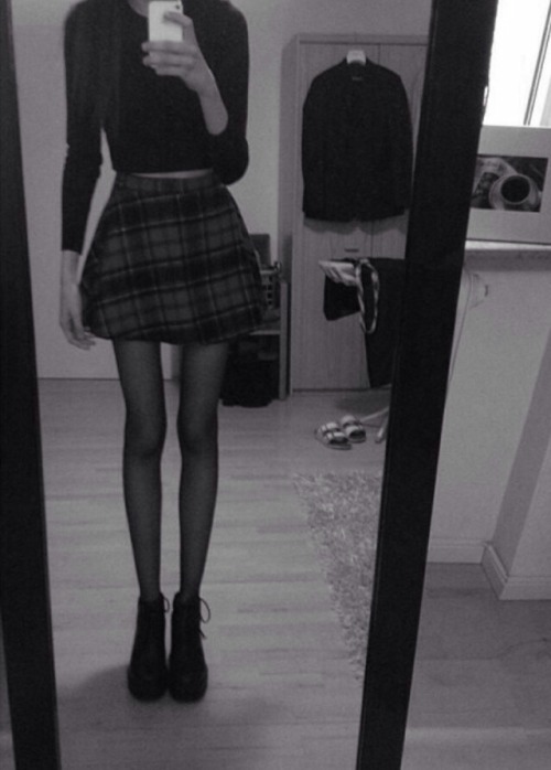 must-be-thyn: beautifulpoisonedbones:  b•nesp•