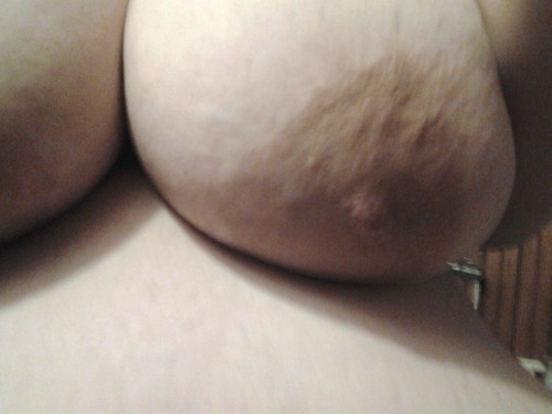 keencherryblossomgiver:  A little late for Topless Tuesday ;)