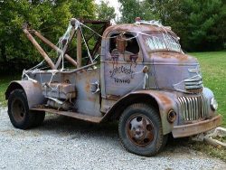 truckingworldwide:  antique wrecker 