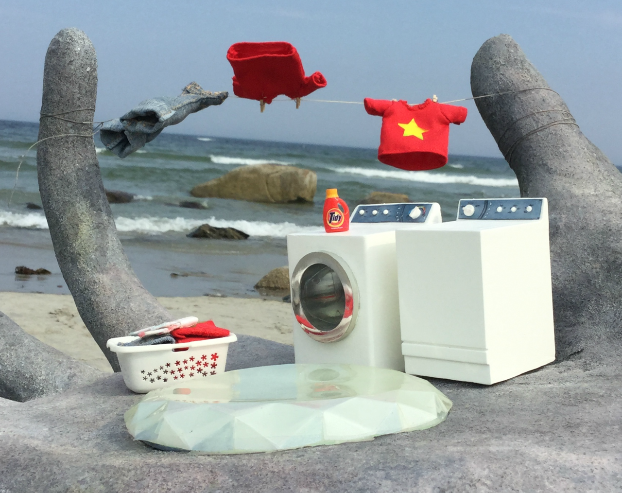 snappy-lobster:  My temple laundry sculpture has finally made it to the beach for