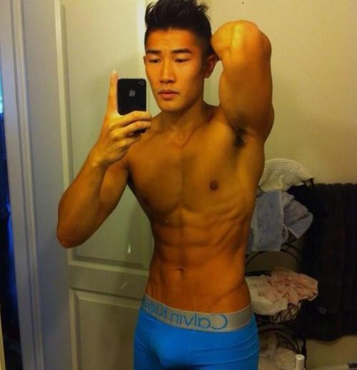 hotandsexyaznmen: I just wana lick those abs then move to that bulge!  4asianguys.tumbl