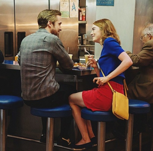 New still of Emma Stone and Ryan Gosling as Mia and Sebastian in...