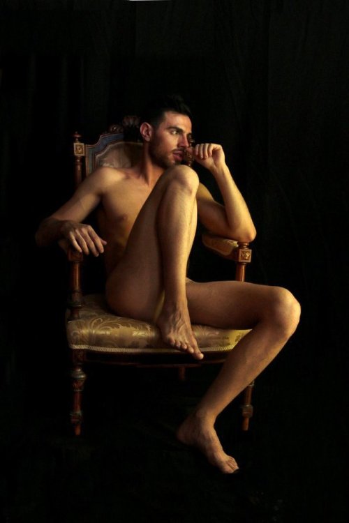 Porn photo mysuits:  Alessandro, enthroned. By Giovanni