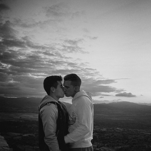 Gay Kisses And Love
