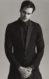 Bill Skarsgard Tumblr_peqiv1Yg8y1s3ta8vo8_250