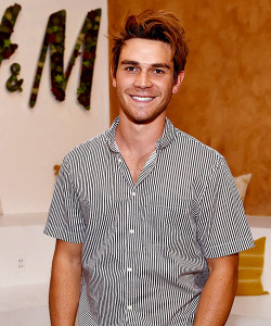 riverdalesource:KJ Apa attends H&M Loves