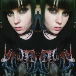 batskulls:  Oversized band shirts are amazing.  Literally she&rsquo;s so fucking beautiful