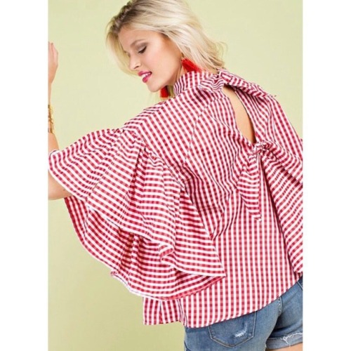 “Pique Ruffle Shirt” Small-Large‼️ www.hauteprive.com • • • #HautePrive #