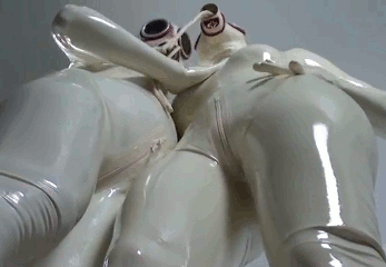 rubberdollowner:  rubberdollowner.tumblr.com Latex angels, anyone? rubberdollowner.tum