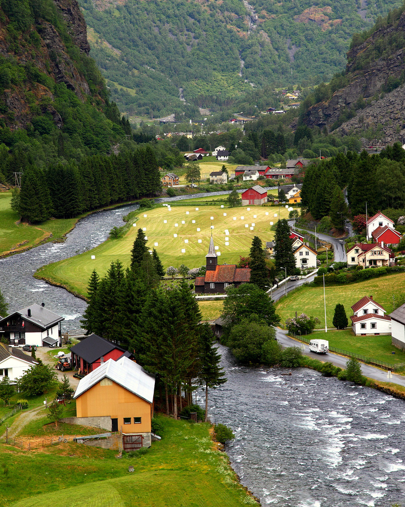 manchestersylph:  different-than-intended:  Flåm, Norway  The Sylph of Manchester