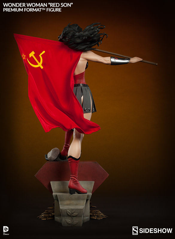 hellyeahsupermanandwonderwoman:  Red Son Superman and Wonder Woman Premium Format