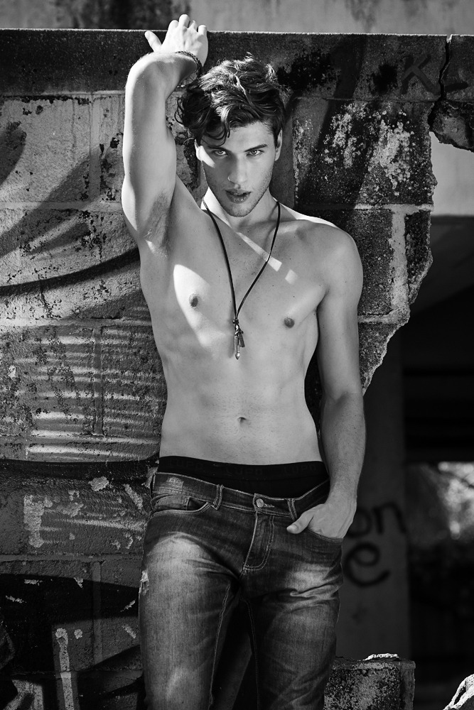 Taking Off:
Click, reblog and follow. Pass me around to all your friends.