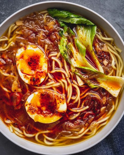 foodfuck:caramelized onion and chile ramen