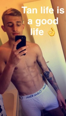 straightsnapchatladsx:  South African/ Irish Lad Devon - 20 😈