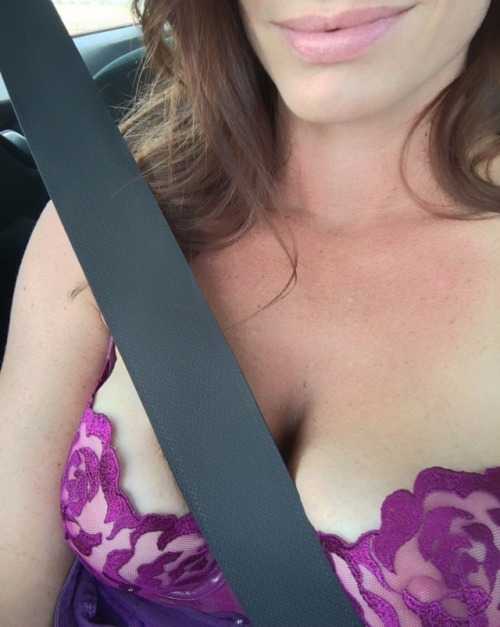 just-teasing-2:  Sometimes you just have to drive with the girls out!  Need a ride? 🚘