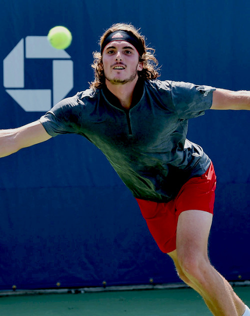 dominicsthiem:Stefanos Tsitsipas is defeated by Daniil Medvedev during the Second Round of the US Op