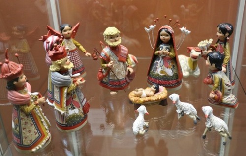 weirdpolis:Nativity scenes from around the World. Collected by Jesuits. Link to the museum of Jesuit